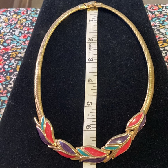 Vintage gold tone and enamel choker style /collar necklace. - Picture 4 of 6